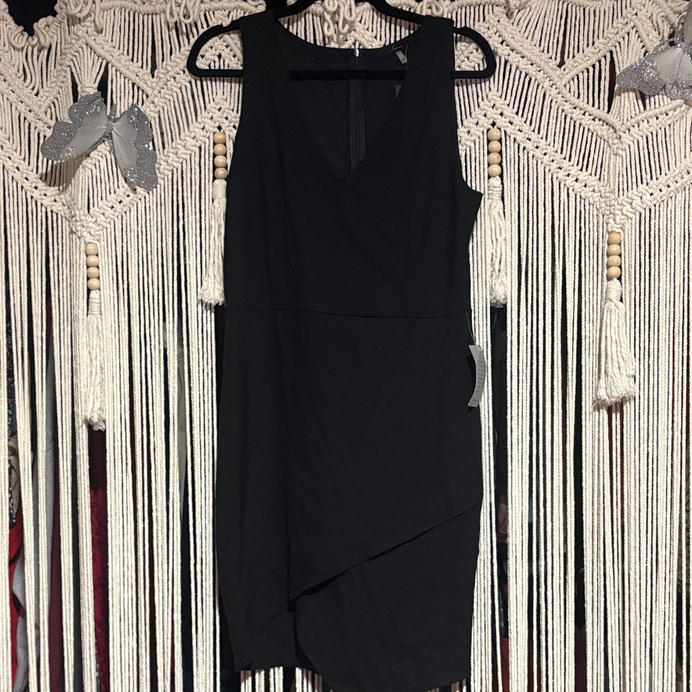 Soprano Black Asymmetrical Dress